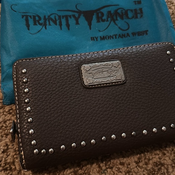 New Trinity Ranch Wallet Wristlet - Picture 2 of 4